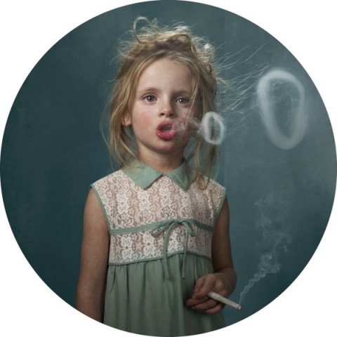 niños-fuman05